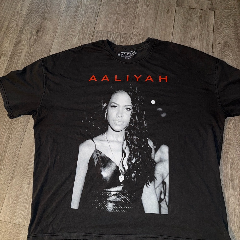 Aaliyah Graphic T-Shirt